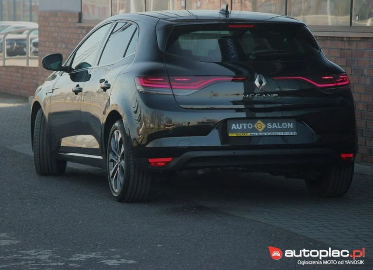 renault-megane-iv-13-2022-czarny (3)