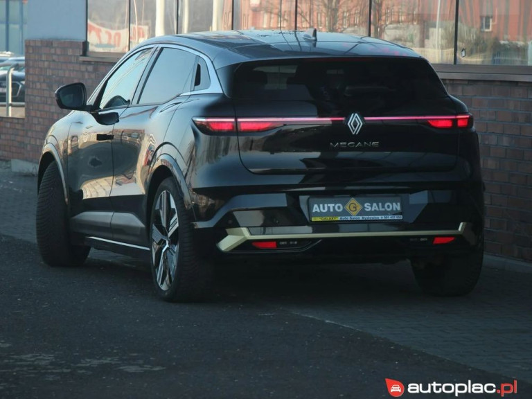 renault-megane-iv-2022-czarny (2)