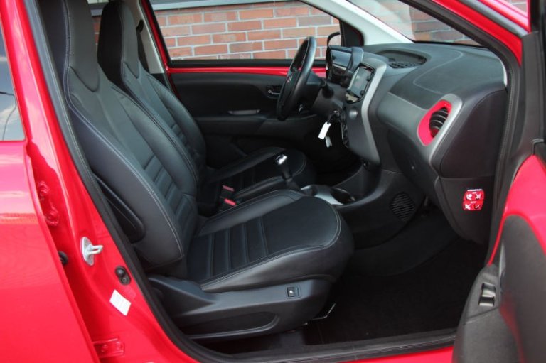 aygo-czerwony-18