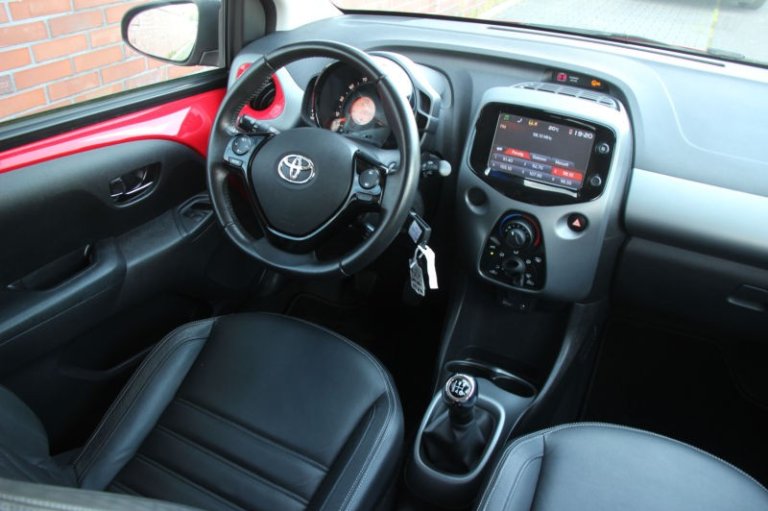 aygo-czerwony-23