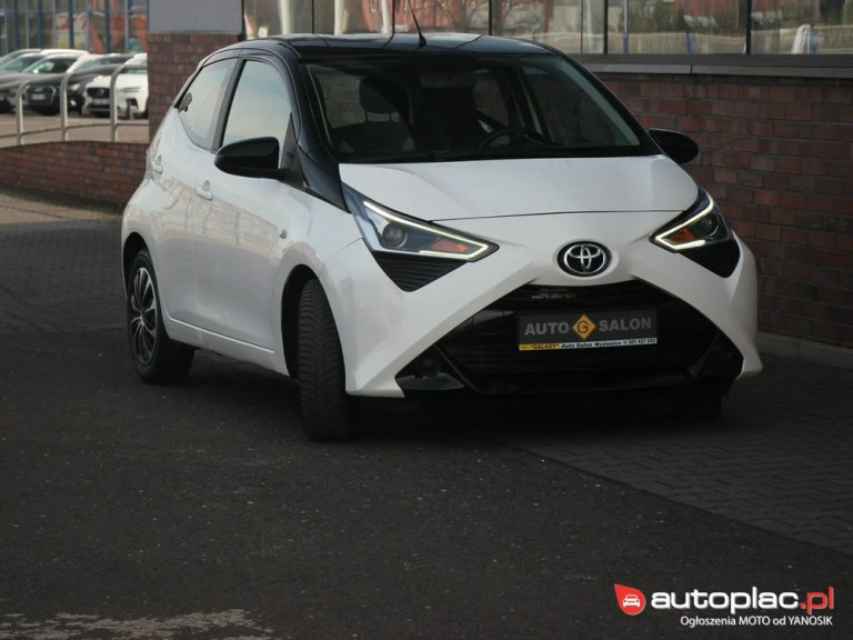 toyota-aygo-10-2020-bialy (1)