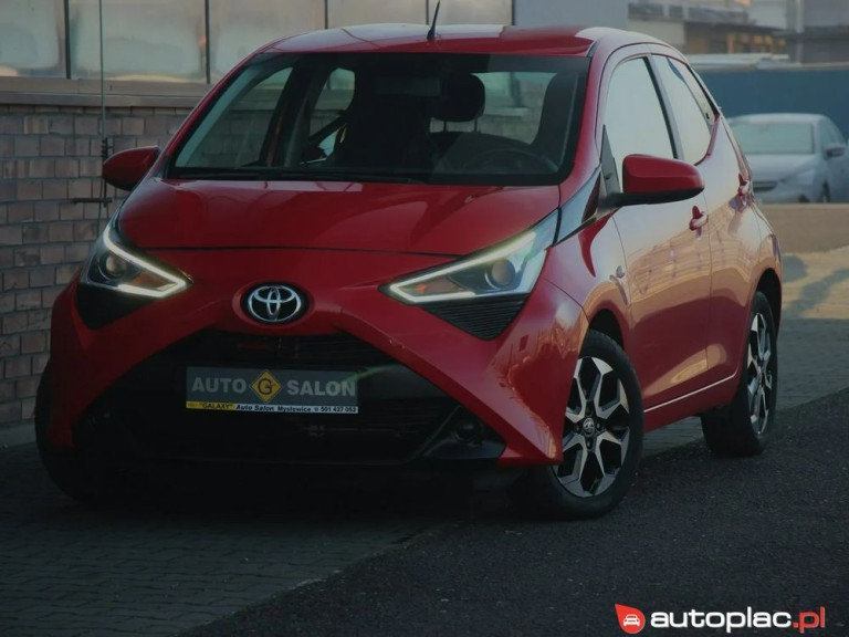 toyota-aygo-10-2019-czerwony (3)